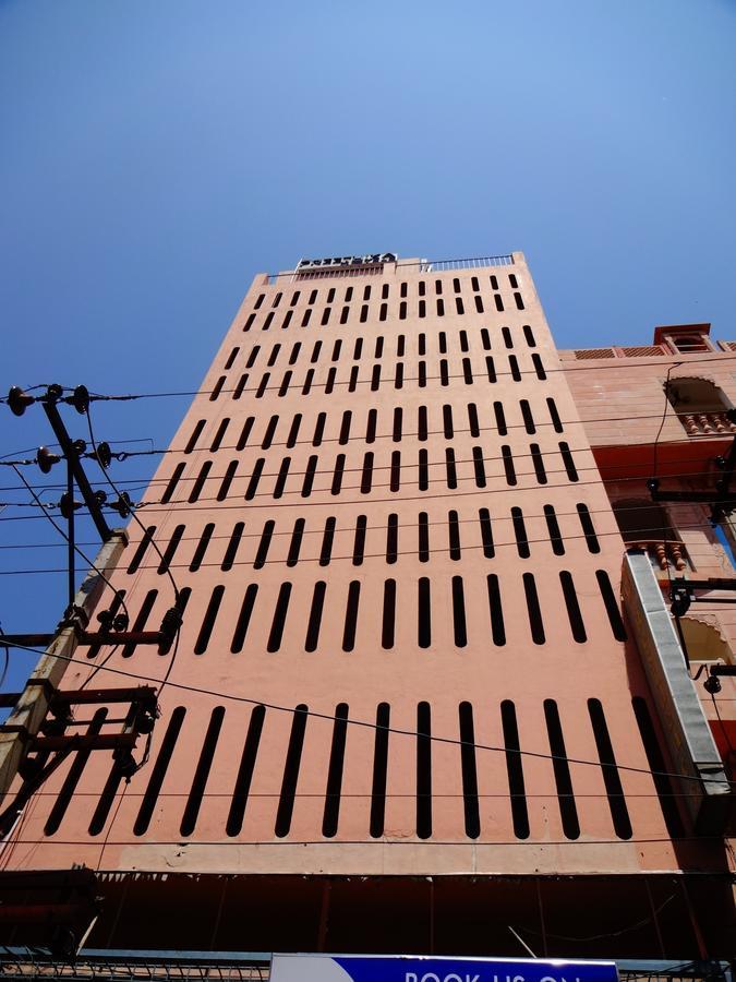 Отель Sri Sai Residency Тирупати Экстерьер фото